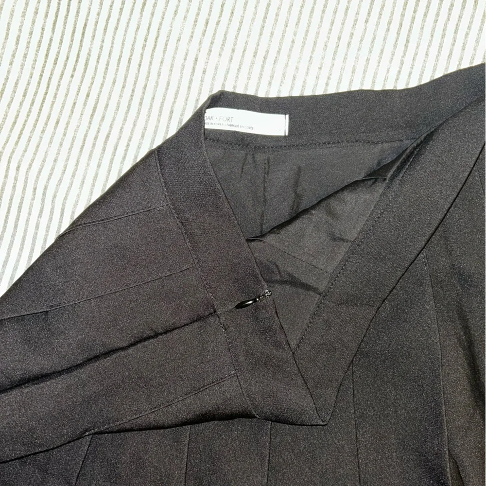 OAK + FORT Black Pleated Mini Skirt - Picture 5 of 7